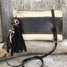 Load image into Gallery viewer, Classic Leatehr Clutch with Buffalo Hide
